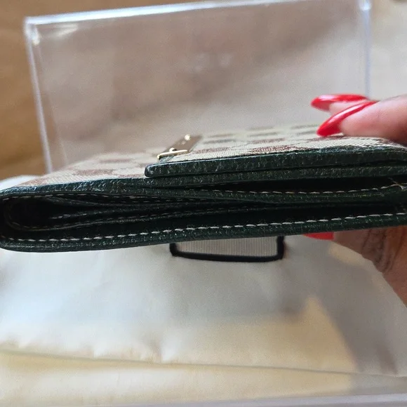 Gucci Beige and Brown GG Monogram Wallet - Picture 5 of 6